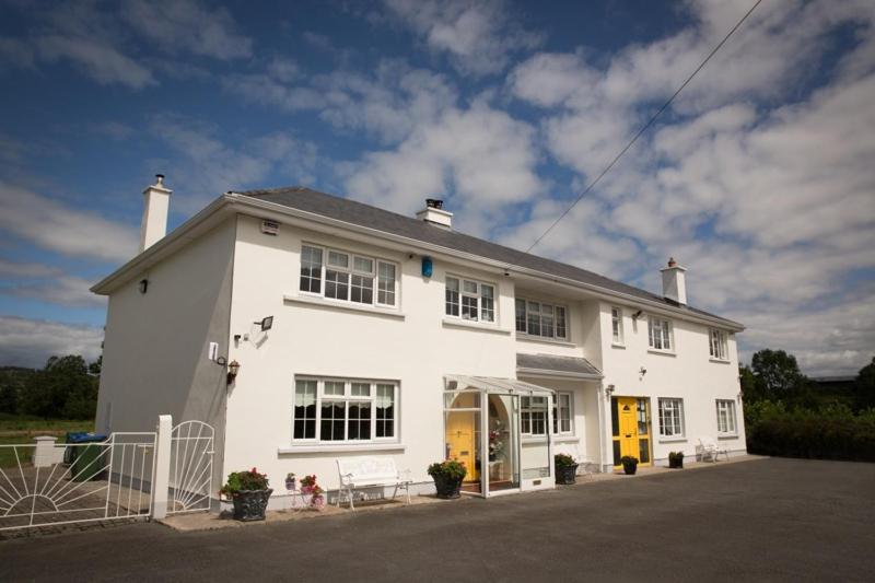 Shannon Breeze B&B Killaloe Exterior photo