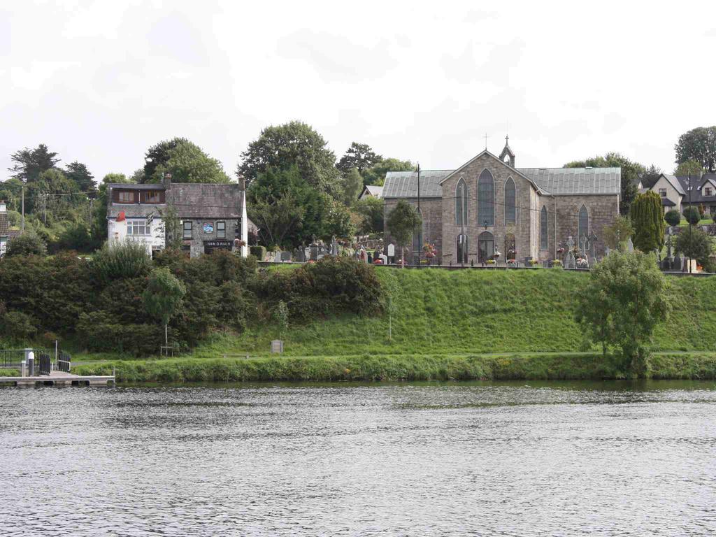 Shannon Breeze B&B Killaloe Exterior photo